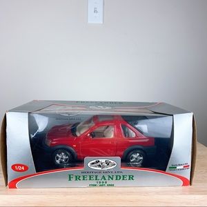 1998 Freelander Die Cast Metal Collectible in Box